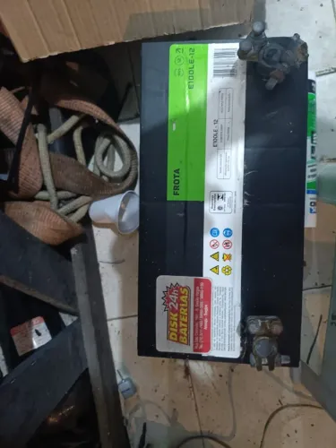 Bateria Automotiva 100 amperes menos de 1 ano de uso