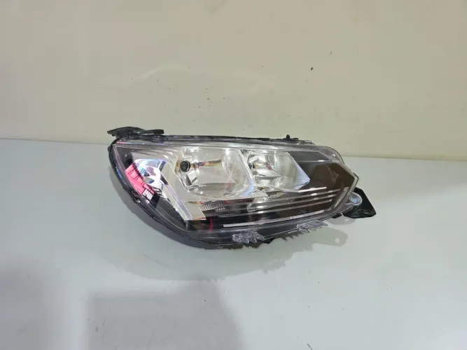 Farol direito Peugeot 208 2020/2021/2022/2023/2024/2025