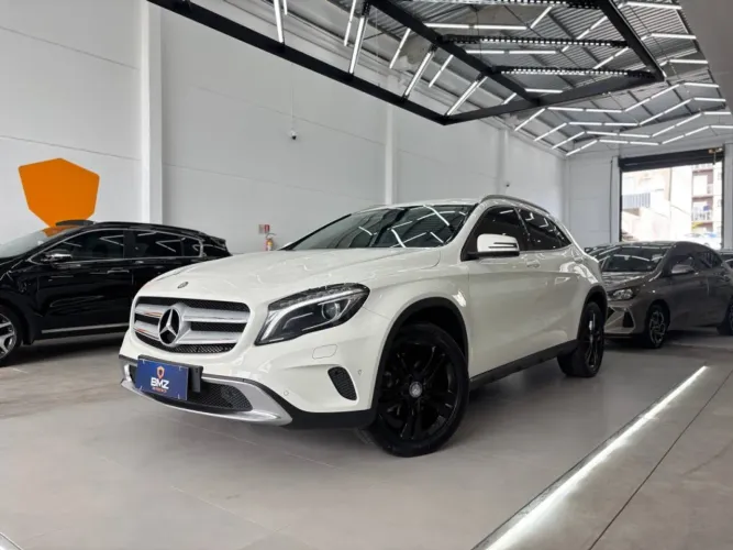 Mercedes-Benz GLA 200 Adv. 1.6/1.6 TB 16V Flex Aut. 2017