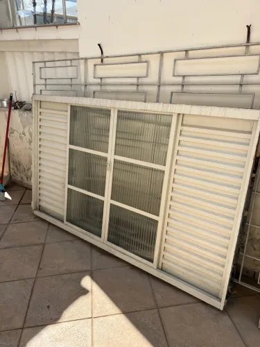 Janela veneziana aço pintado