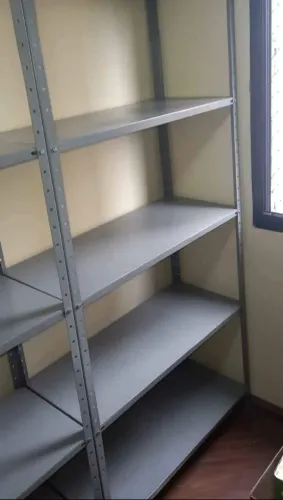 Prateleiras reforçadas usadas