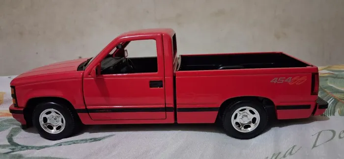 Miniatura 1/24 Maisto 1993 Chevrolet 454 SS Pick-up