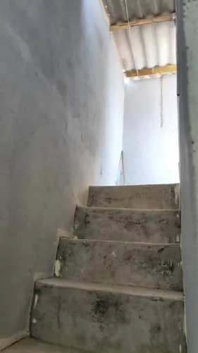 Alugo barraco em beco de favela