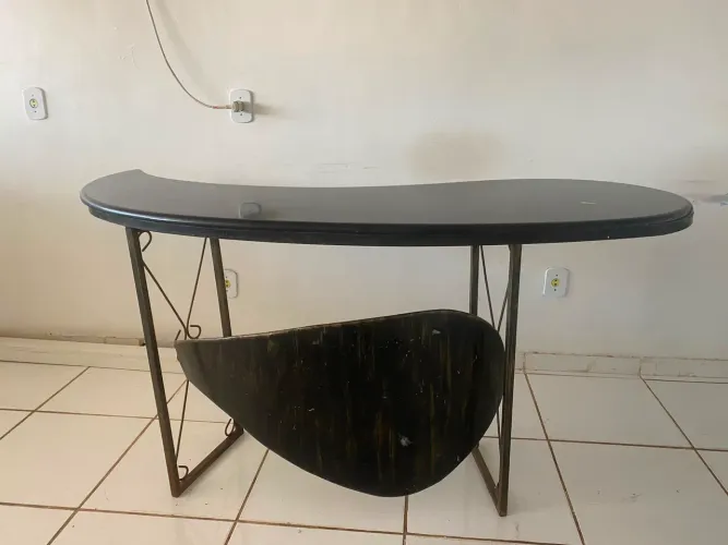 Mesa para escritório de granito.