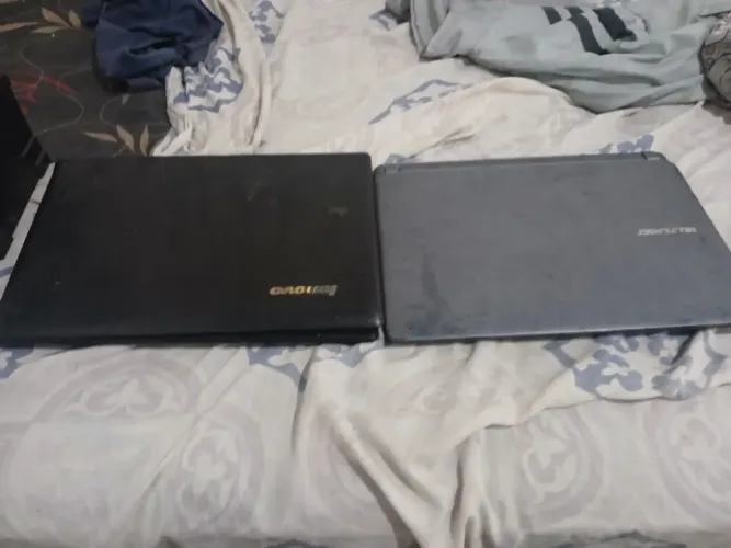 Vende-se notebook dois notebook para retirada de peças
