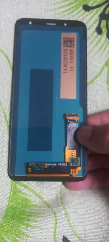 Tela j6 j600