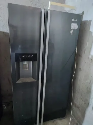 Vendo Geladeira 2 portas LG