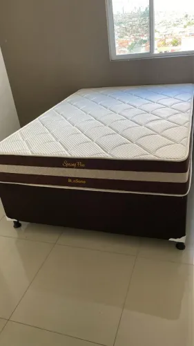 Base mais colchão casal com molas , novas 