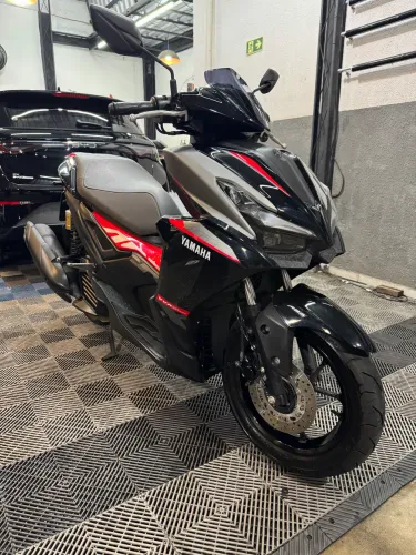 Yamaha AEROX 160cc NOVÍSSIMA.