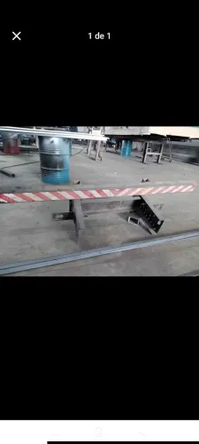 Pára-choque para caminhão 3/4 <br>Em bom estado <br>Homologado <br>Pronto para ser instalado .