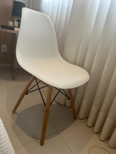 Cadeiras Charles Eames Eiffel Wood Base Madeira - BRANCA
