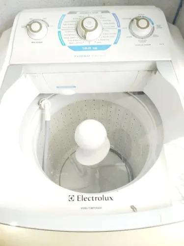Vendo máquina Eletrolux, 10 kilos. Retirar no Bairro do limão, zona norte.
