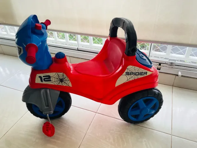 Motoca Triciclo bebê