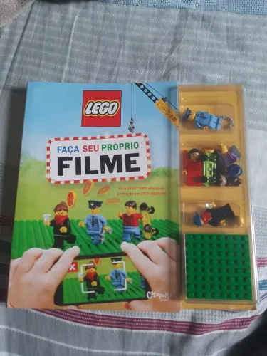 Lego com livro de filme