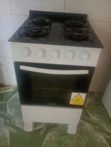 Fogão 5 bocas pouco tempo de uso