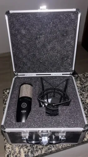 Microfone condensador AKG p220