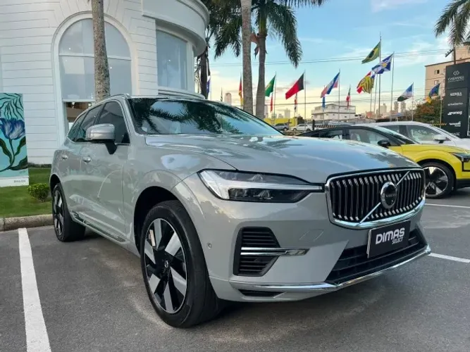 Volvo XC-60 T-8 Ultimate 2.0 AWD (híbrido) 2024