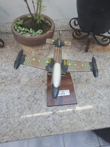 Miniatura do avião  At 26 Xavante da Força Aérea Brasileira 