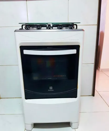 Fogão elétrico em perfeito estado frete grátis aceito cartões. Electrolux