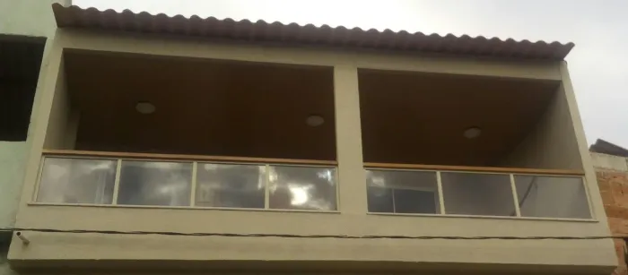 Alugo casa 1200,00
