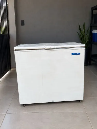 Freezer metalfrio