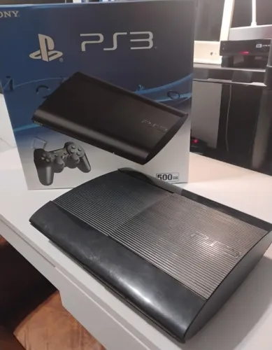 PS3 500GB DESBLOQ + HD EXT 500GB + PEN DRIVE 8GB + 50 JOGOS DIGITAIS