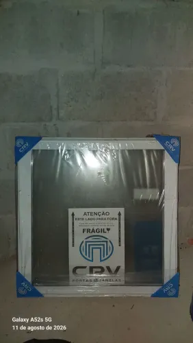 janela maxim ar 60x60 sem uso