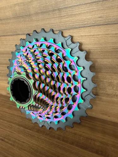 Cassete Sram Red AXS 12v Rainbow 10/33 Dentes