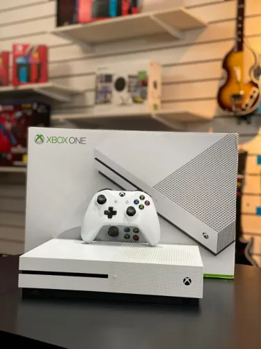 XBOX ONE S 1TB (SEMINOVO)