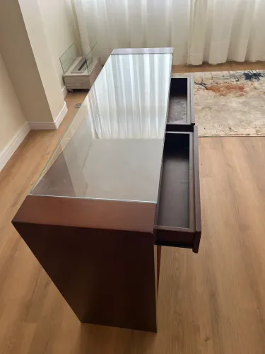 Vendo móvel aparador com tampa de vidro