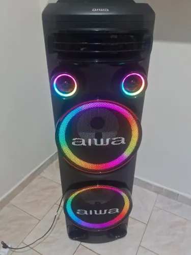 Vendo caixa de som marca Aiwa 2300 watts zera com nota fiscal zap. * passo cartão