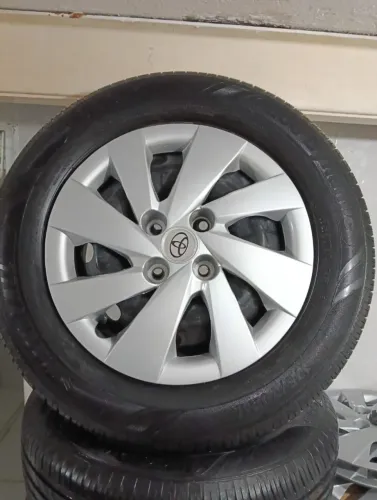 Jogo de aros e pneus R14 