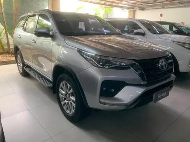 Toyota Hilux SW4 SRV 4X2 2.7 Flex 16V Aut. 2021