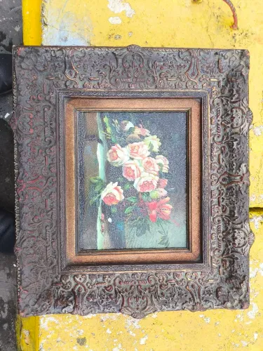 Quadro decorativo com moldura clássica em relevo - estilo vintage