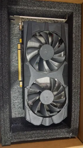 Placa de vídeo rx 560 8gb Com defeito 