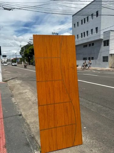 Porta FRISADA já ENCERADA e com furo da fechada 60CM, 70cm ou 80CM