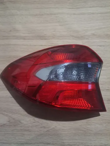 Lanterna traseira Ford Ka Sedan Original
