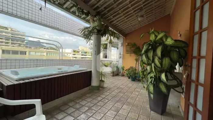 Cobertura no Leblon com 326m²