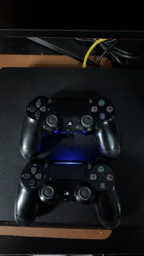 PS4 EXTREMAMENTE CONSERVADO