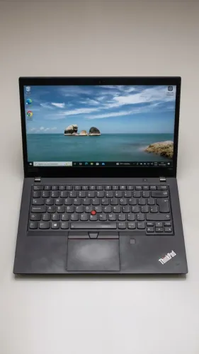 LENOVO THINKPAD - Intel Core i5 - 8GB RAM - 8 geração