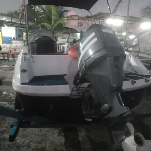 Lancha Ventura 18 Pés + Motor Yamaha 90HP 4 Tempos