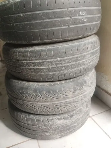 Vendo pneu Aro 14 175/65R14 