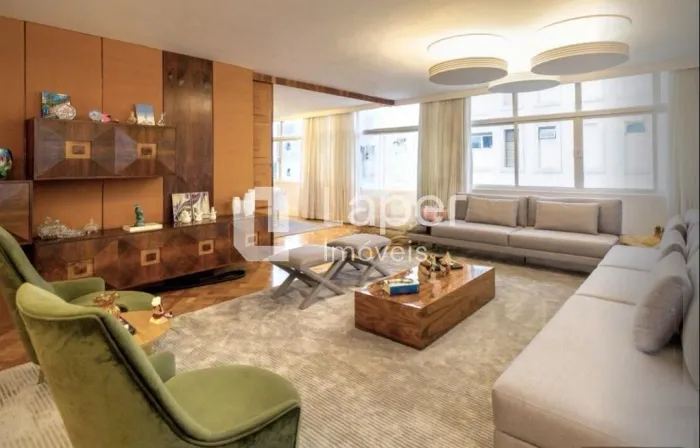 Apartamento com 268m², à venda no bairro Higienópolis.