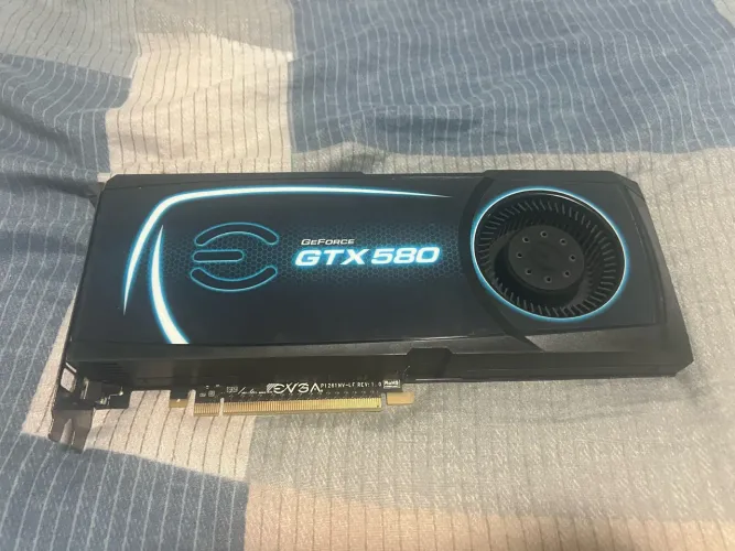 Placa de vídeo GTX 580 2gb ddr5 oc 384 bits