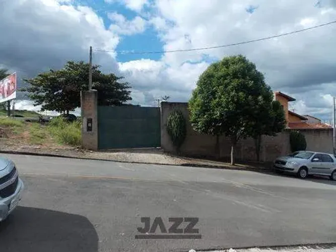 Terreno em Jardim Sevilha