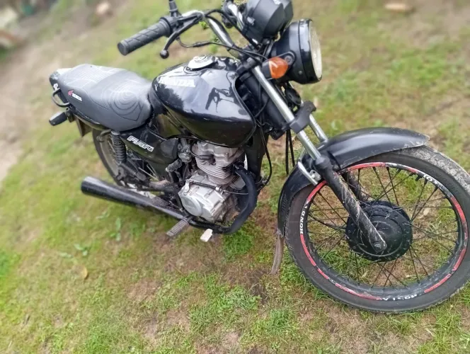 Fan 125 em ótimo estado pra bairro e interior bem conservada.