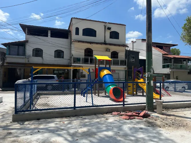 Casa com pontos comerciais 