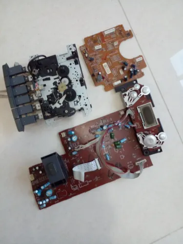 Eletrônica de Radio com toca fitas 