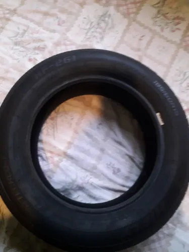 Vendo pneu novo