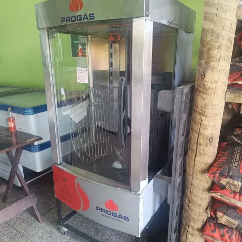Vende-se máquina de frango semi nova